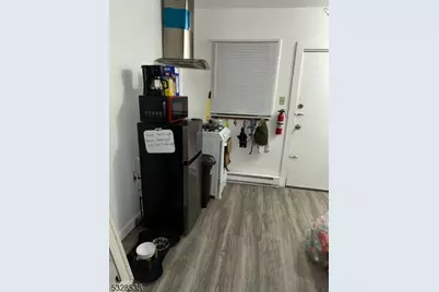 588 Argyle Ave #2, Orange, NJ 07050 - Photo 2
