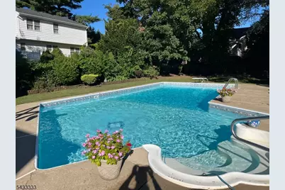 3 Carol Ct, Cranford Township, NJ 07016 - Photo 2