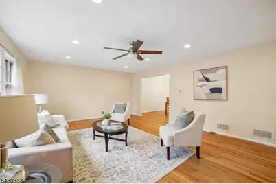 3 Carol Ct, Cranford Township, NJ 07016 - Photo 2