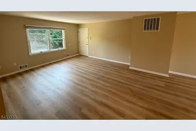 189 Spruce St #2B, Bloomfield, NJ 07003 - Photo 1