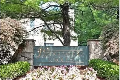 7 Dogwood Ct #7, Woodland Park, NJ 07424 - Photo 2