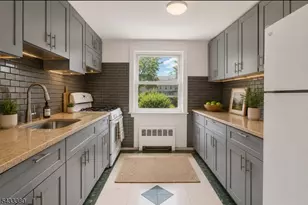 21A Carolyn Terrace, Roselle, NJ 07203 - Photo 6