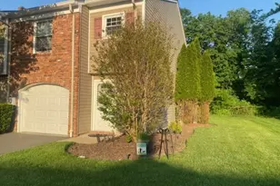 33 Dena Dr, Wanaque, NJ 07465 - Photo 2