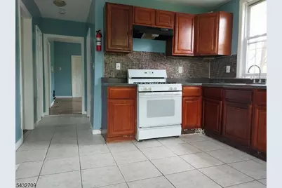 681 S 11th St #1, Newark, NJ 07103 - Photo 6