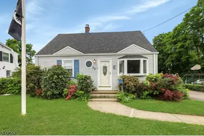 17 Butler Pl, Wanaque, NJ 07420 - Photo 2
