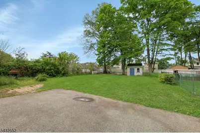17 Butler Pl, Wanaque, NJ 07420 - Photo 20