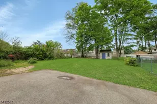 17 Butler Pl, Wanaque, NJ 07420 - Photo 20