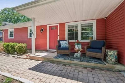 214 Santa Fe Trl, Hopatcong, NJ 07843 - Photo 4