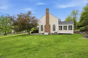 42 Copper Penny Rd, Raritan Township, NJ 08822 - Photo 4
