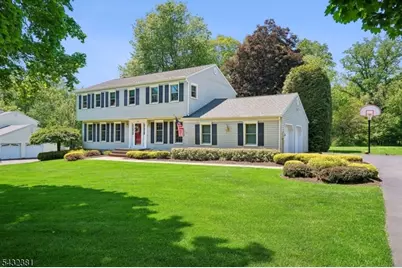 189 Old Farmers Rd, Washington Township, NJ 07853 - Photo 4
