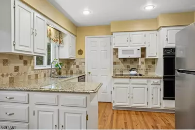 189 Old Farmers Rd, Washington Township, NJ 07853 - Photo 16
