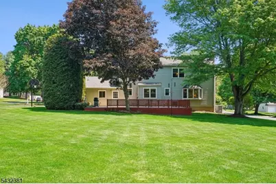 189 Old Farmers Rd, Washington Township, NJ 07853 - Photo 2