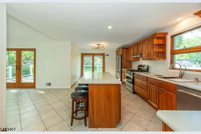 77 Rockwood Rd, Florham Park, NJ 07932 - Photo 18