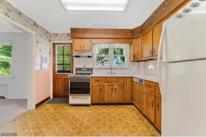 230 Swarthmore Rd, Linden, NJ 07036 - Photo 16