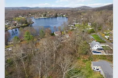 54 Wildwood Rd, Jefferson Township, NJ 07438 - Photo 32
