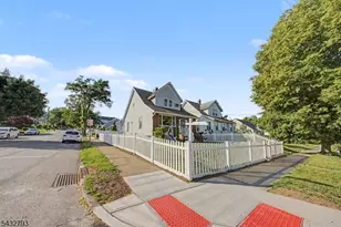 101 Chamberlain Ave, Paterson, NJ 07502 - Photo 8