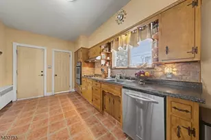 101 Chamberlain Ave, Paterson, NJ 07502 - Photo 14