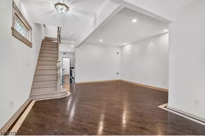 302 Walnut Ave, Cranford Township, NJ 07016 - Photo 4
