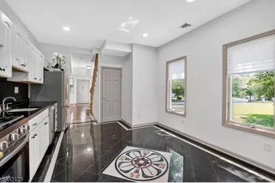 302 Walnut Ave, Cranford Township, NJ 07016 - Photo 8