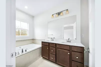 27 Peckwell St, Mount Olive, NJ 07828 - Photo 14