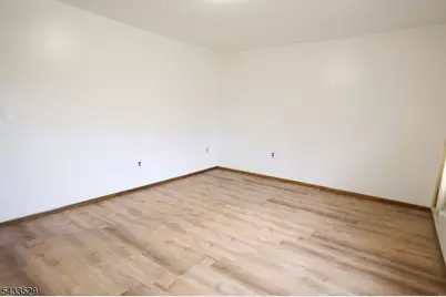 3 Jefferson Dr, Spotswood, NJ 08884 - Photo 8