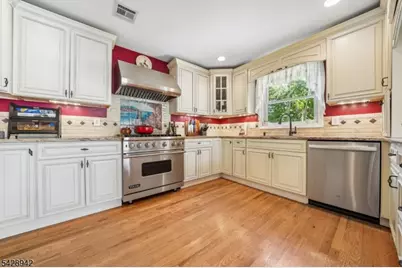 50 Newbrook Ln, Springfield, NJ 07081 - Photo 8