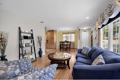 35 Old Orchard Ct, Cedar Grove, NJ 07009 - Photo 6