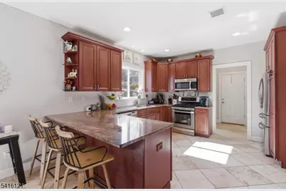 34 Tobyhanna Trl, Hopatcong, NJ 07843 - Photo 12