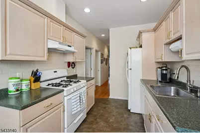 68 Llewellyn Ave, Bloomfield, NJ 07003 - Photo 12