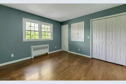 297 Pines Lake Dr E, Wayne, NJ 07470 - Photo 10