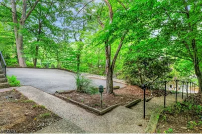 297 Pines Lake Dr E, Wayne Twp., NJ 07470 - Photo 2