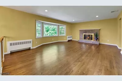 297 Pines Lake Dr E, Wayne, NJ 07470 - Photo 4