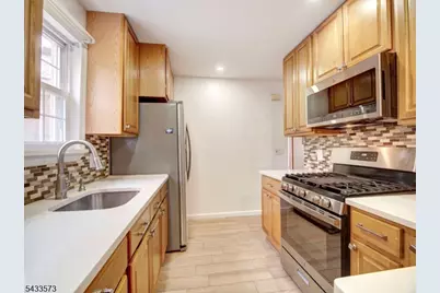 921 Paterson Plank Rd #1, North Bergen, NJ 07047 - Photo 12