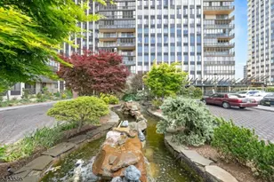 300 Winston Dr-C0, Cliffside Park, NJ 07010 - Photo 2