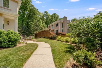 18 Wyckoff Way, Chester, NJ 07930 - Photo 2