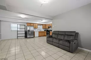 19 Halleck St, Newark, NJ 07104 - Photo 8