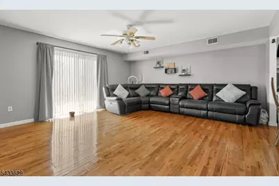 19 Halleck St, Newark, NJ 07104 - Photo 6
