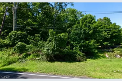 318 Lakeside Blvd, Hopatcong, NJ 07843 - Photo 2