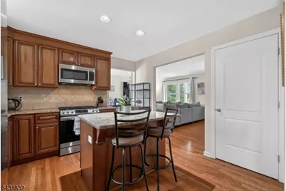 99 Clyde Ave, Woodbridge Township, NJ 08861 - Photo 4