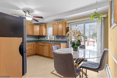 148 Locust Dr, Union Township, NJ 07083 - Photo 4