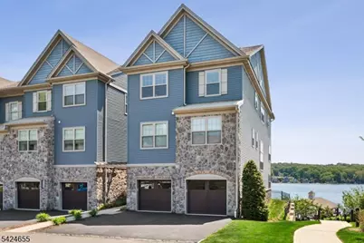 401 Mariners Pointe, Hopatcong, NJ 07843 - Photo 1