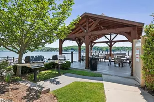 401 Mariners Pointe, Hopatcong, NJ 07843 - Photo 2