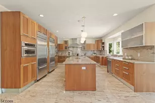 9 Lafayette Dr, Livingston, NJ 07039 - Photo 8