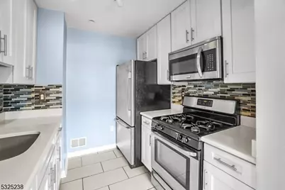 100 Callahan Ct, Newark, NJ 07103 - Photo 14