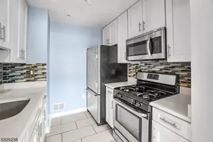 100 Callahan Ct, Newark, NJ 07103 - Photo 14