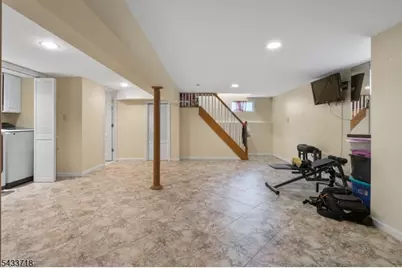 13 Ogden Rd, Belleville, NJ 07109 - Photo 32