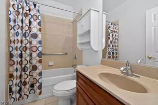 21 Samson Dr, Raritan Township, NJ 08822 - Photo 20