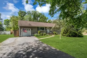 79 Dean Rd, Mendham, NJ 07945 - Photo 4