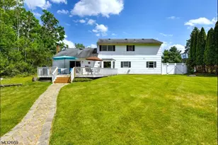 25 Carol Dr, Vernon Twp., NJ 07418 - Photo 34