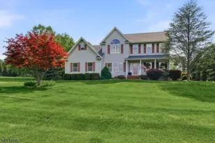 8 Links Ct, Sparta Township, NJ 07871 - Photo 2